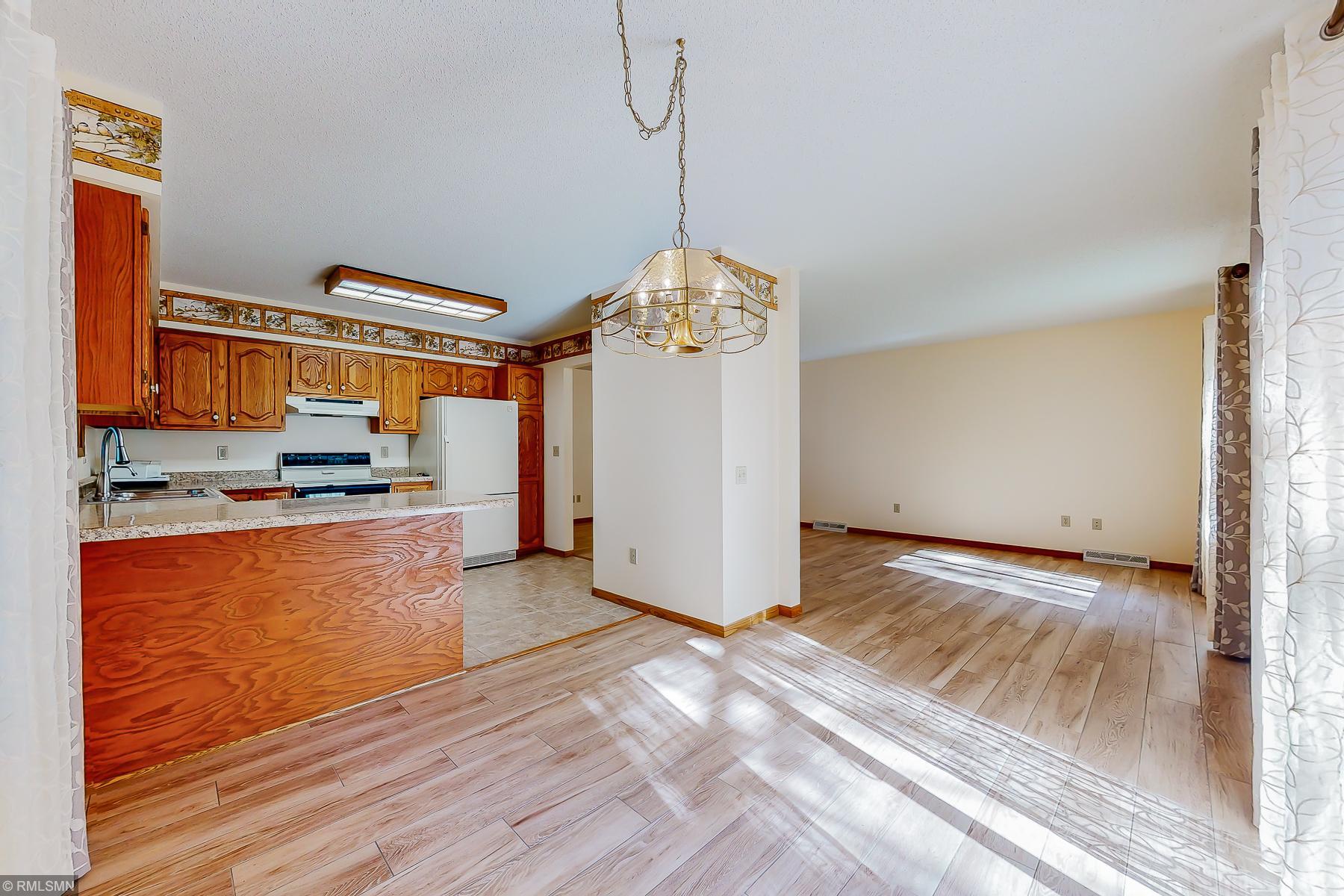 2870 Shadow Drive Southeast Rochester, MN 55904 - Photo 5 of 34