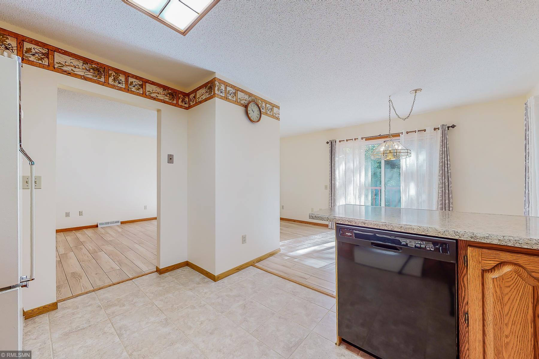 2870 Shadow Drive Southeast Rochester, MN 55904 - Photo 8 of 34