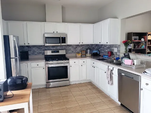 $3,000 | 1088 North Claremont Drive, Palatine, IL 60074