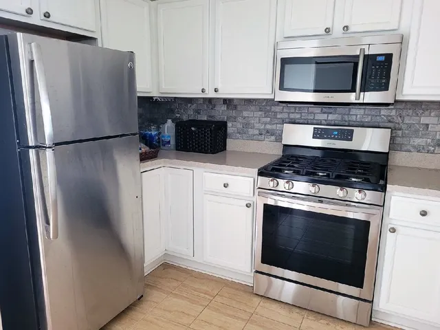 $3,000 | 1088 North Claremont Drive, Palatine, IL 60074