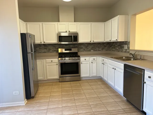 $3,000 | 1088 North Claremont Drive, Palatine, IL 60074