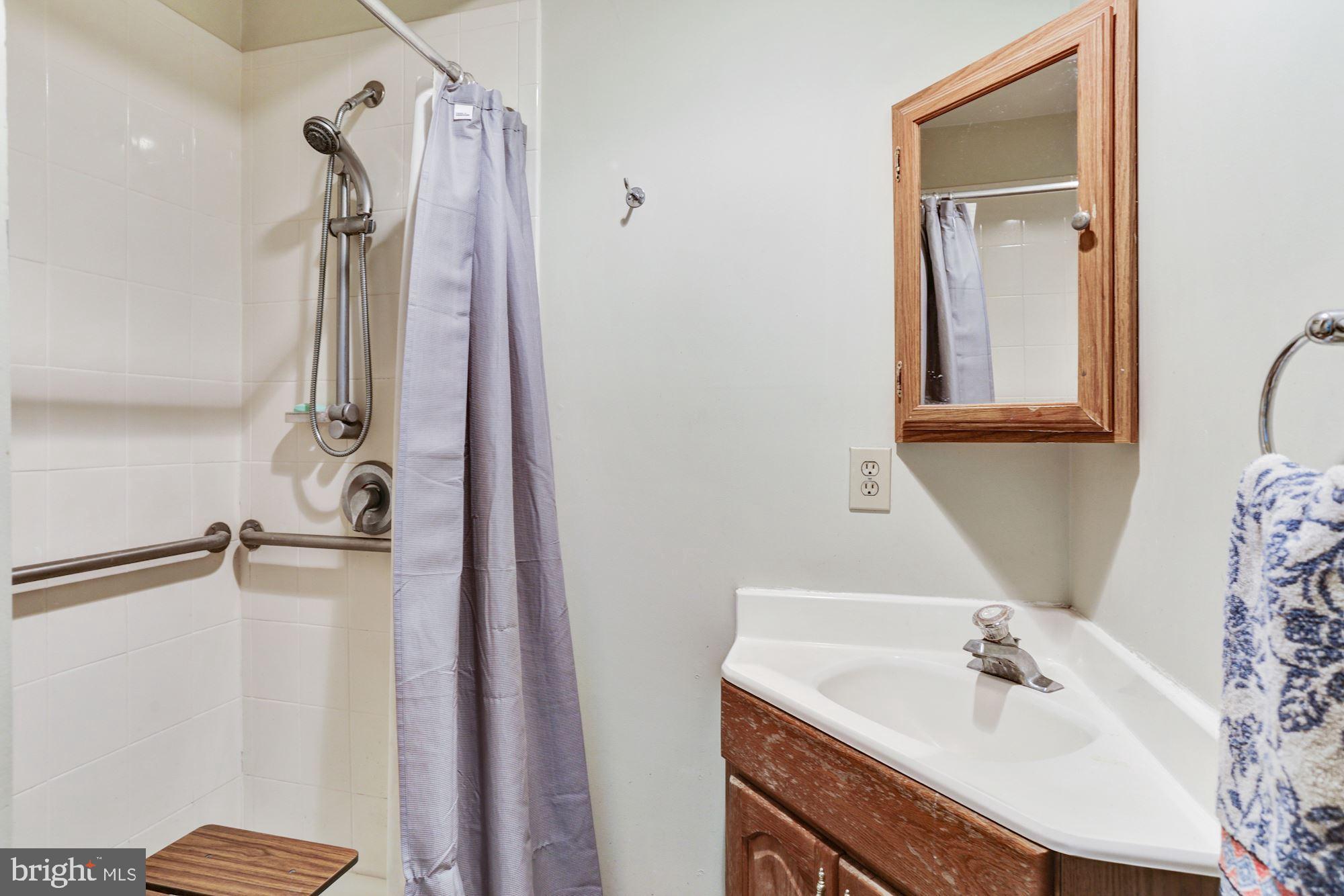 43 Kleis Road Severna Park, MD 21146 - Photo 14 of 39 Full Bath
