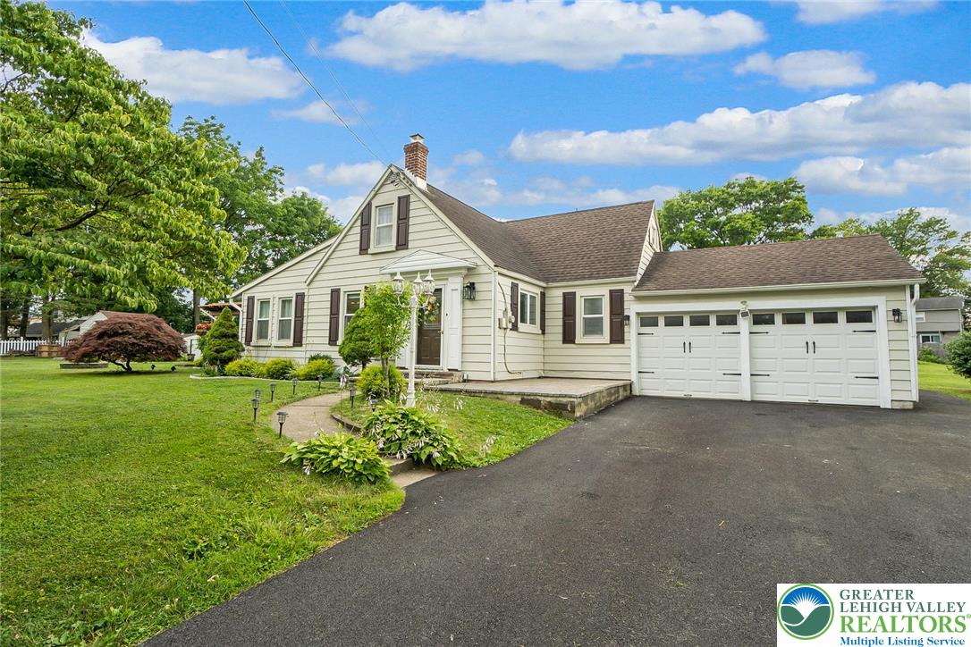 4108 Oakland Road Bethlehem, PA 18020 - Photo 3 of 62 Gallery Image 3