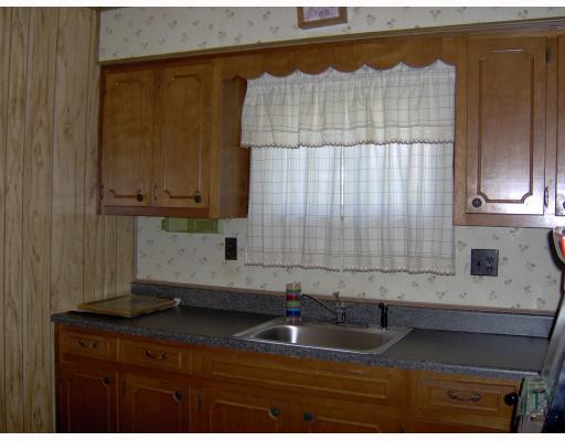 180 Millerstown Road Tarentum, PA 15084 - Photo 4 of 8 Kitchen.