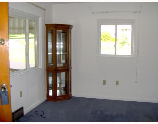 180 Millerstown Road Tarentum, PA 15084 - Photo 5 of 8 Living Room.