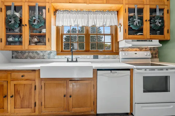 $237,500 | 702 Mira Avenue, Crivitz, WI 54114