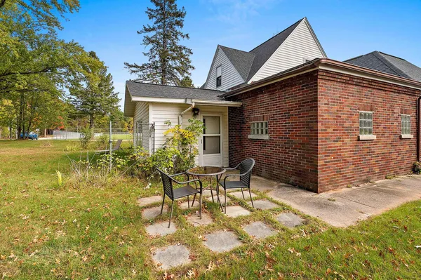 $237,500 | 702 Mira Avenue, Crivitz, WI 54114
