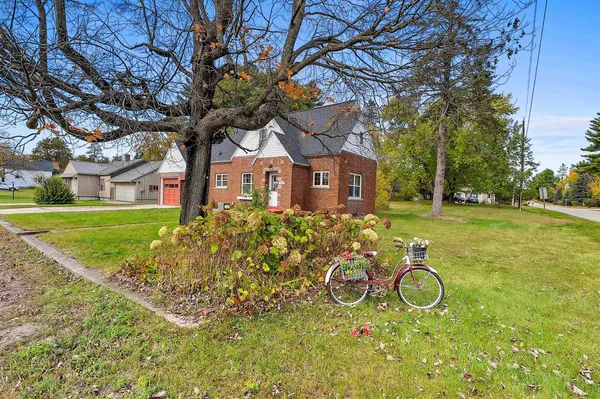 $237,500 | 702 Mira Avenue, Crivitz, WI 54114