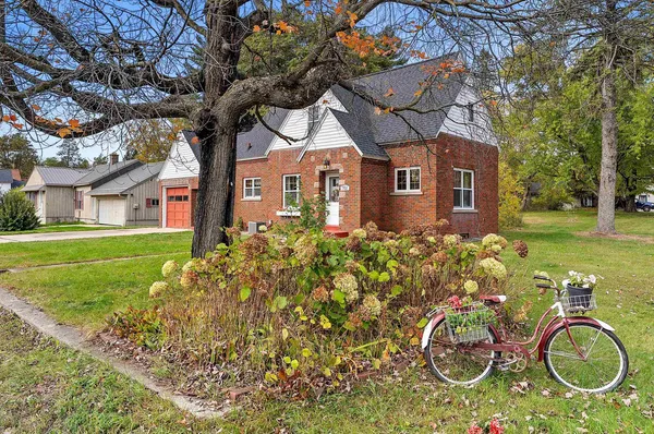 $237,500 | 702 Mira Avenue, Crivitz, WI 54114