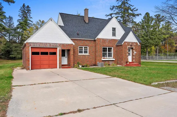 $237,500 | 702 Mira Avenue, Crivitz, WI 54114