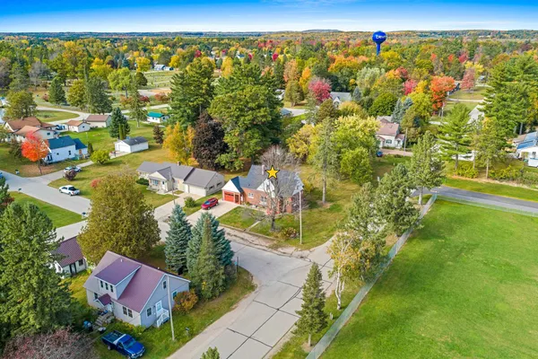 $237,500 | 702 Mira Avenue, Crivitz, WI 54114