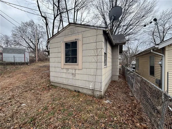 $59,000 | 8716 Independence Avenue, Kansas City, MO 64125