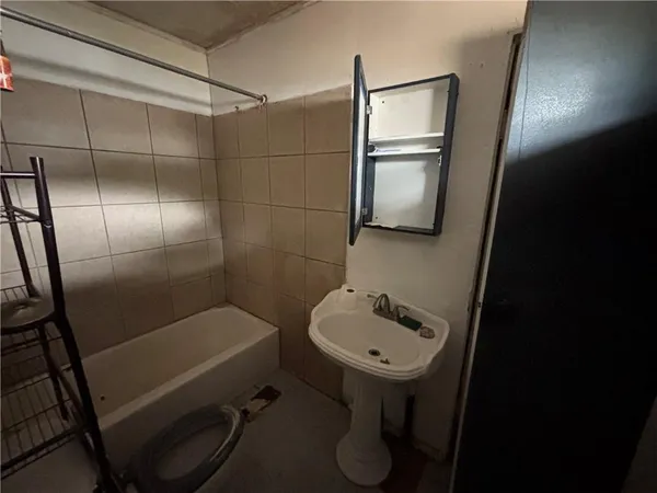 $59,000 | 8716 Independence Avenue, Kansas City, MO 64125