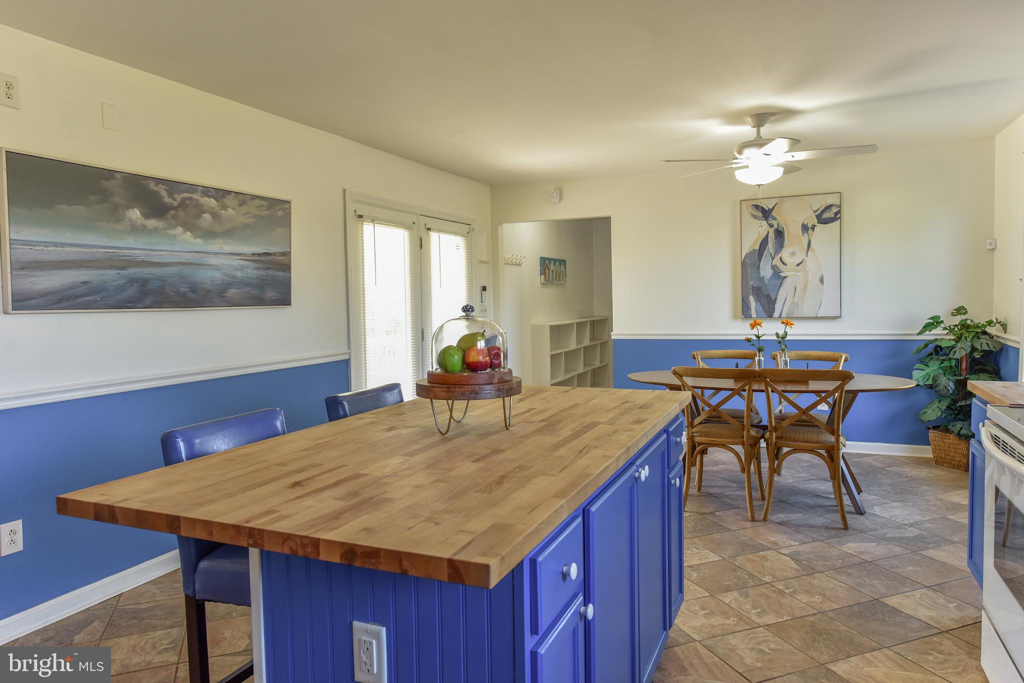 19 Harrisonville Lake Road Pilesgrove, NJ 08098 - Photo 6 of 44 a view of a dining room with furniture