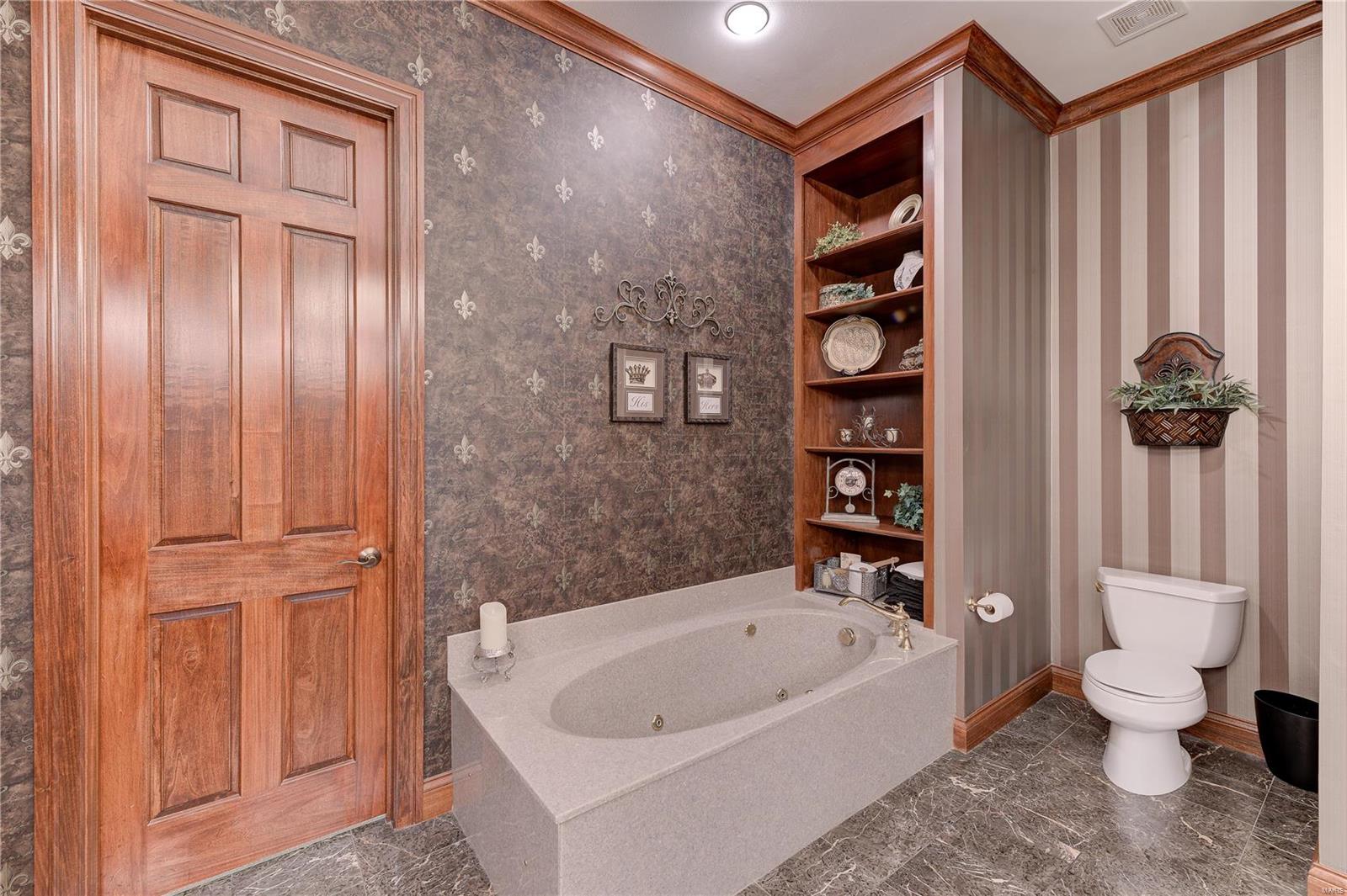 1975 Chesterfield Ridge Circle Chesterfield, MO 63017 - Photo 14 of 30 Gallery Image 14