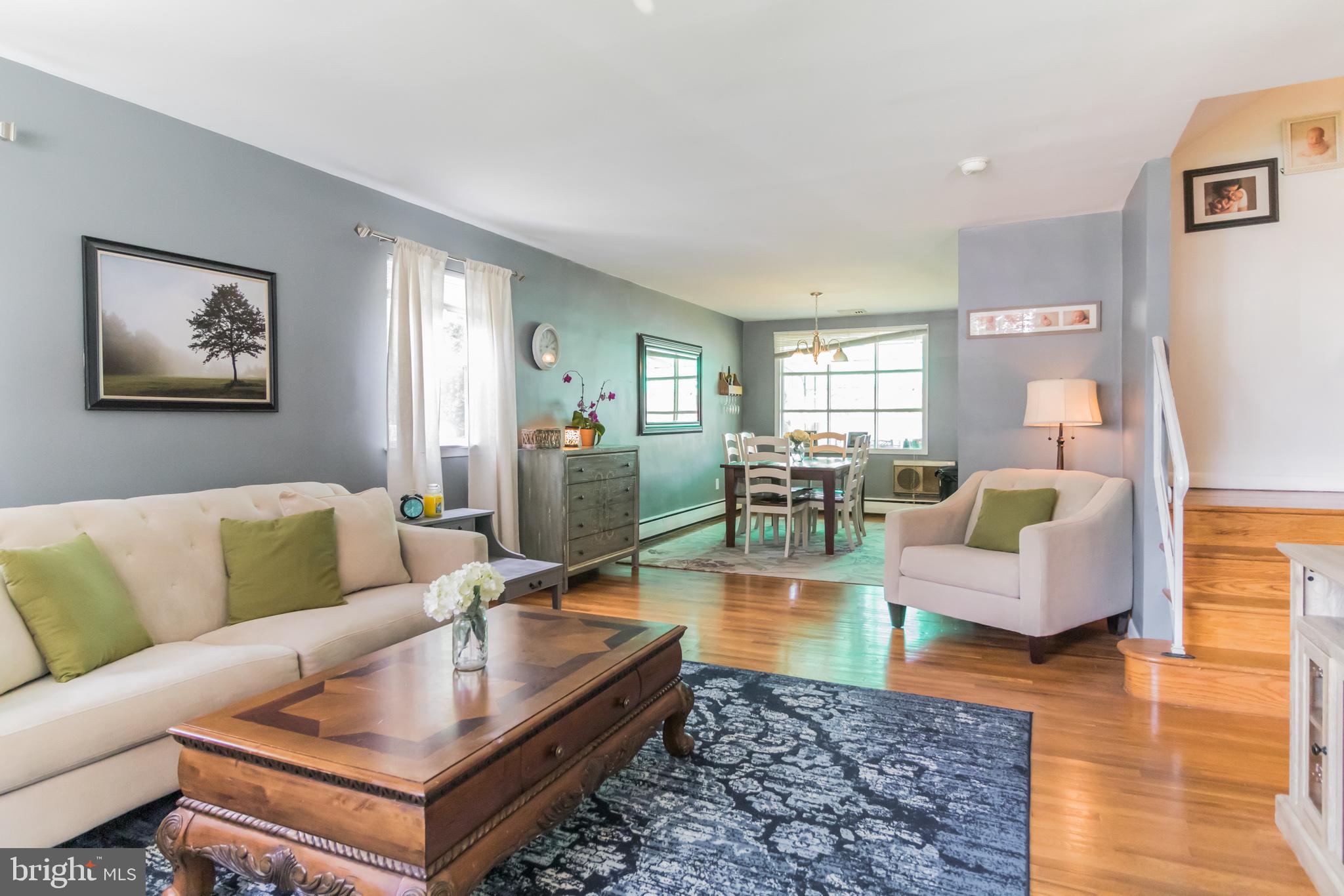 318 Parham Road Springfield, PA 19064 - Photo 4 of 28