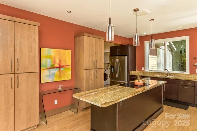 $1,174,000 | 404 Amanda Drive, Mars Hill, NC 28754