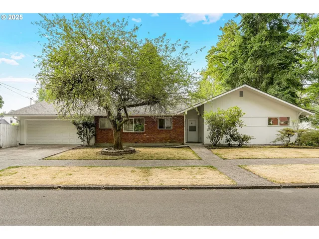 $699,000 | 3130 Northwest Van Buren Avenue, Corvallis, OR 97330