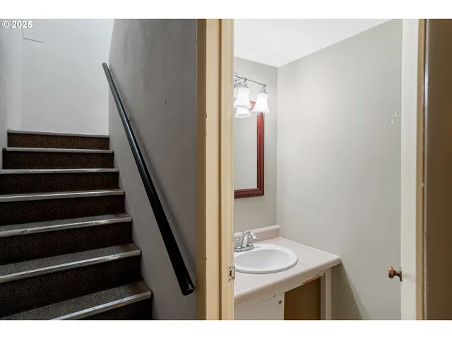 $699,000 | 3130 Northwest Van Buren Avenue, Corvallis, OR 97330