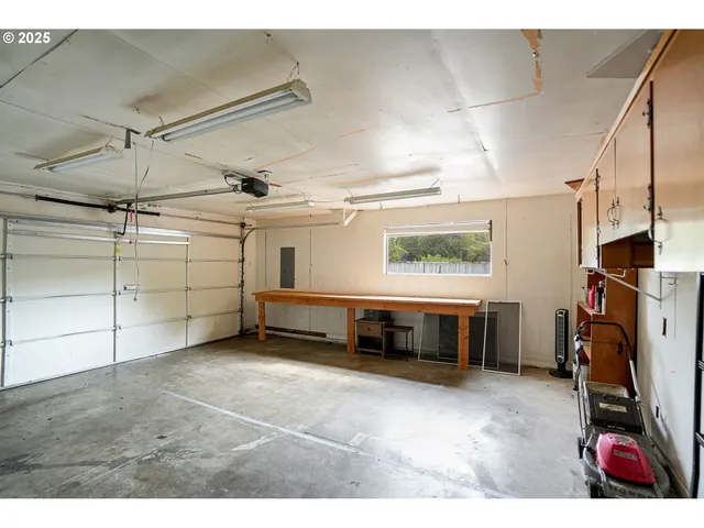 $699,000 | 3130 Northwest Van Buren Avenue, Corvallis, OR 97330