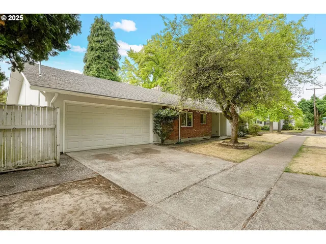 $699,000 | 3130 Northwest Van Buren Avenue, Corvallis, OR 97330