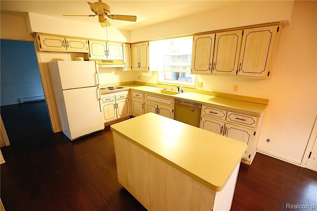 23001 Currie Road South Lyon, MI 48178 - Photo 15 of 63 _I0A1969.jpg
