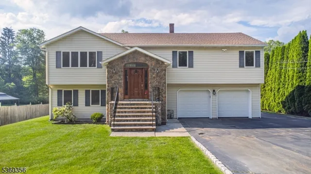 $999,000 | 36 Bellows Lane, Montville, NJ 07082