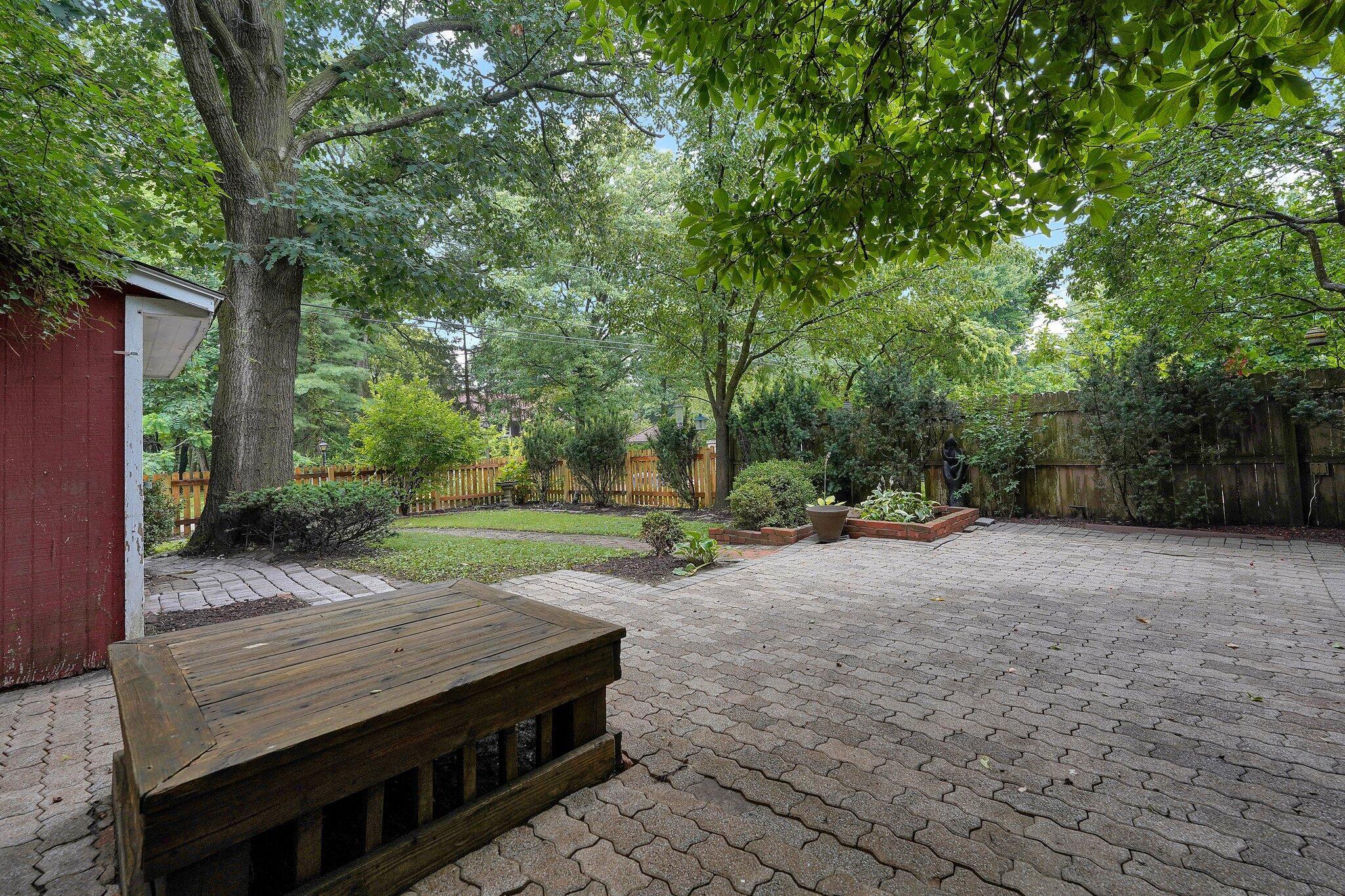 203 East Pacemont Road Columbus, OH 43202 - Photo 32 of 38 34-web-or-mls-203-e-pacemont-rd