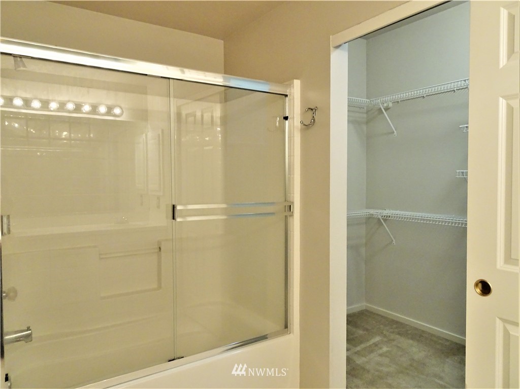 561 Anacortes Court Northeast, Unit 102 Renton, WA 98059 - Photo 14 of 15 Gallery Image 14