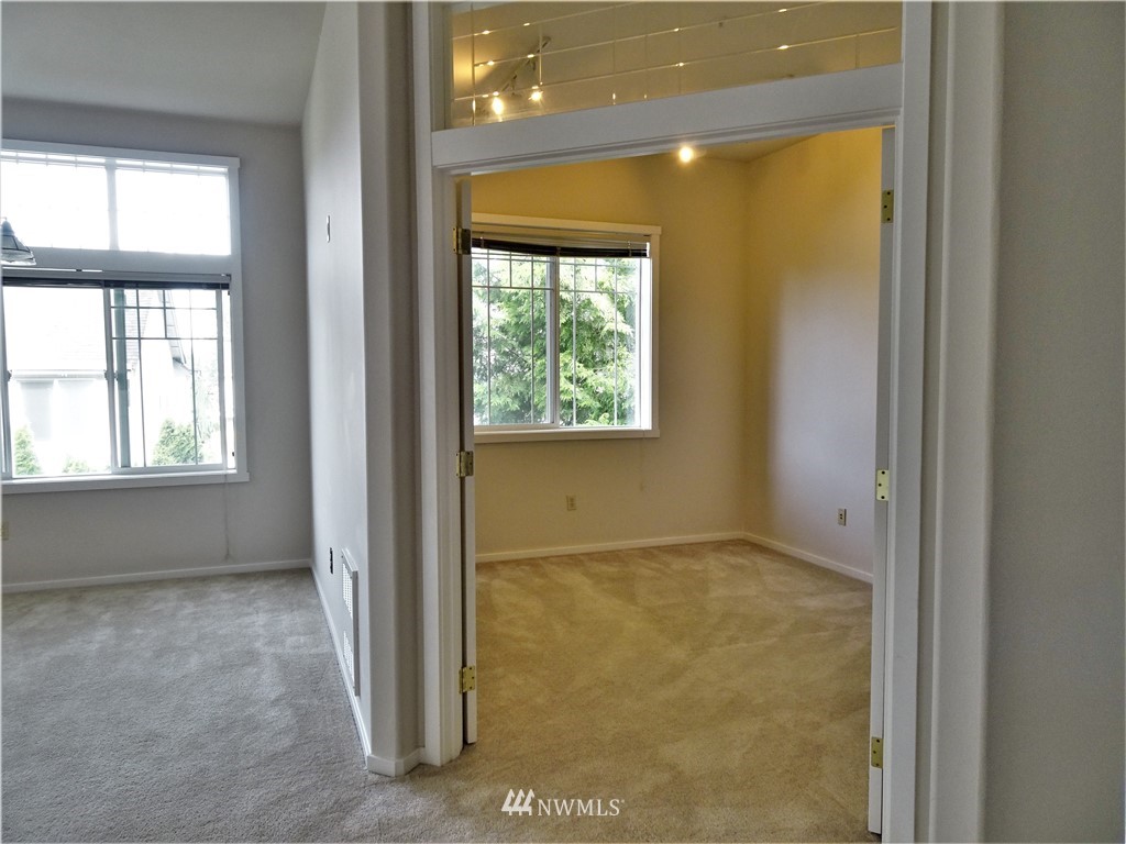 561 Anacortes Court Northeast, Unit 102 Renton, WA 98059 - Photo 8 of 15 Gallery Image 8