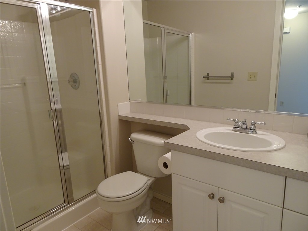 561 Anacortes Court Northeast, Unit 102 Renton, WA 98059 - Photo 10 of 15 Gallery Image 10