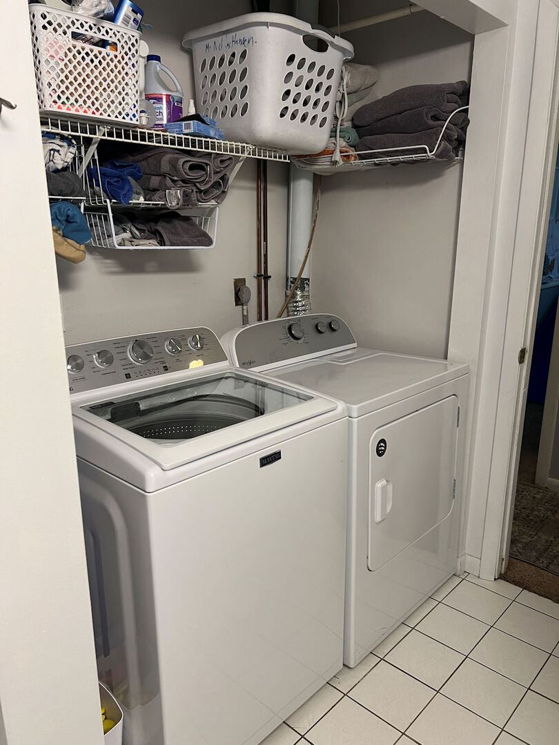 1170 Westview Drive Rochelle, IL 61068 - Photo 12 of 12 a utility room with dryer and washer