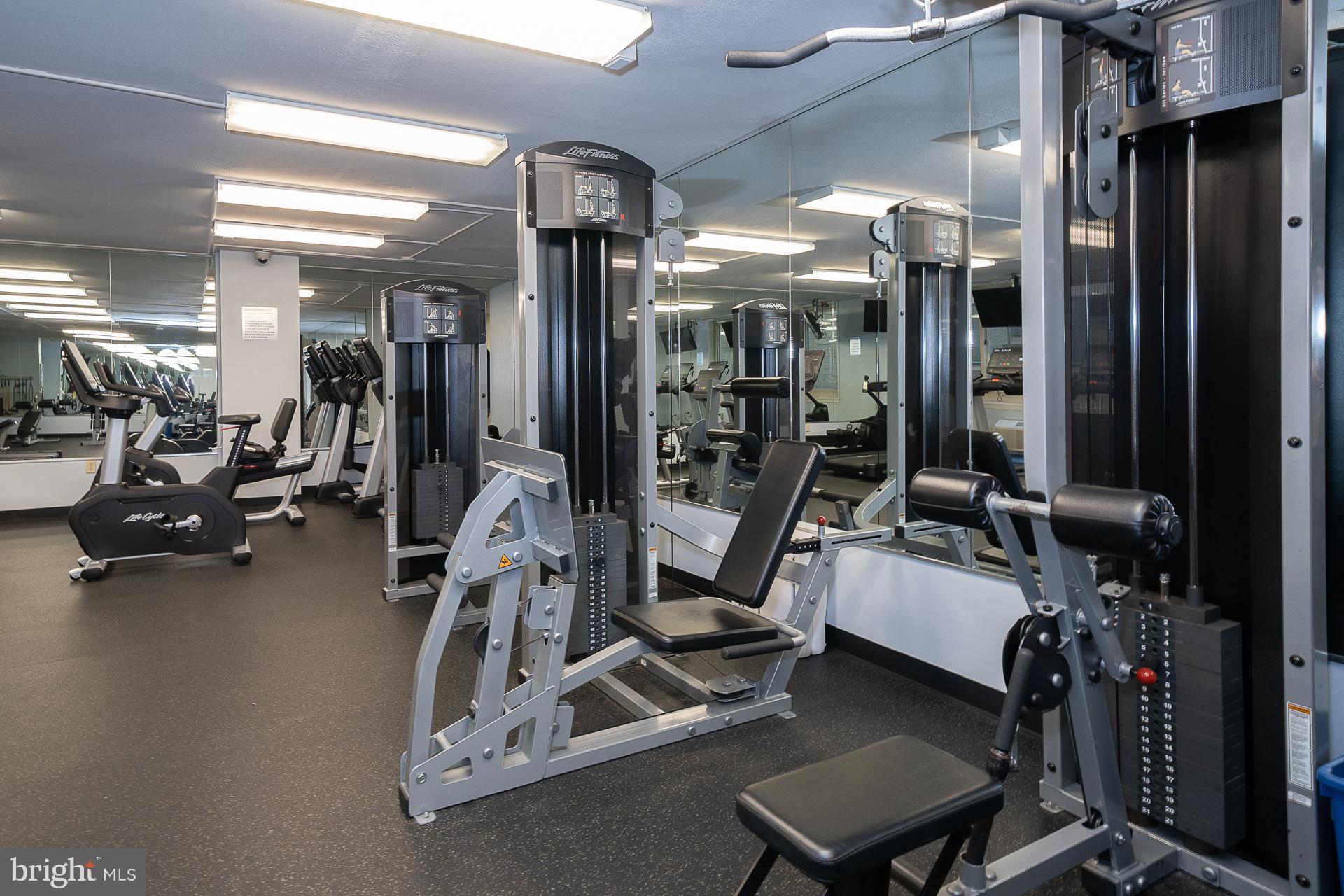 1919 Chestnut Street, Unit 1722 Philadelphia, PA 19103 - Photo 22 of 26 a view of a room with gym equipment