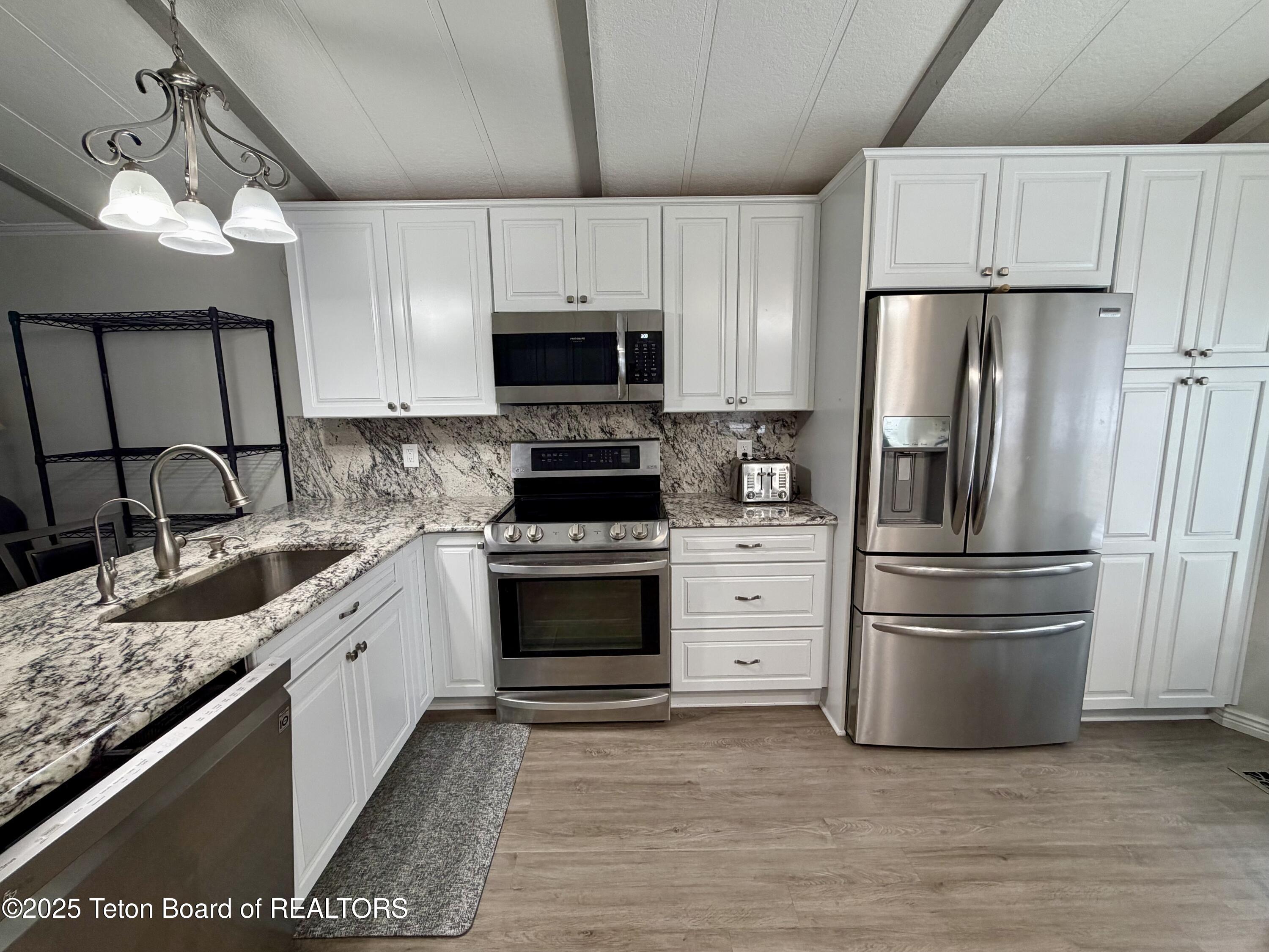 410 Rainey Creek Road Swan Valley, ID 83449 - Photo 4 of 14 IMG_9037