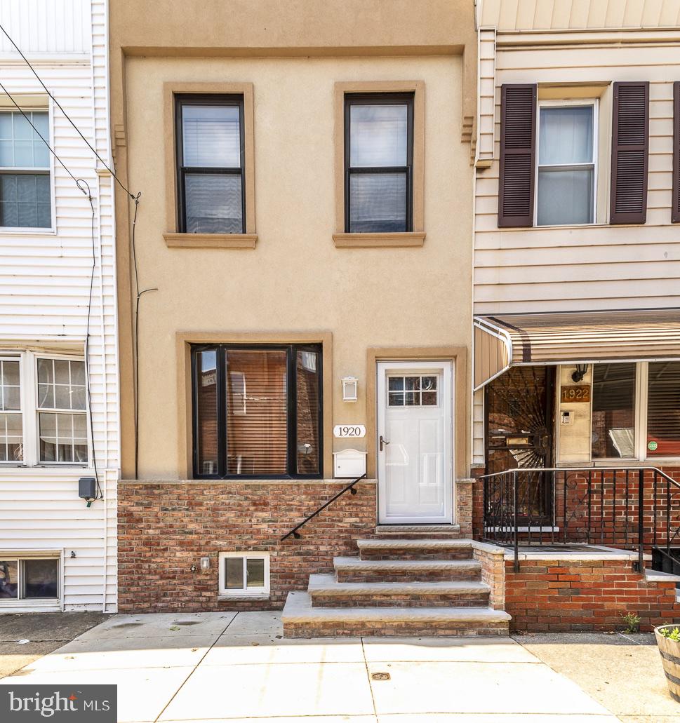 1920 Fitzgerald Street Philadelphia, PA 19145 - Photo 2 of 18
