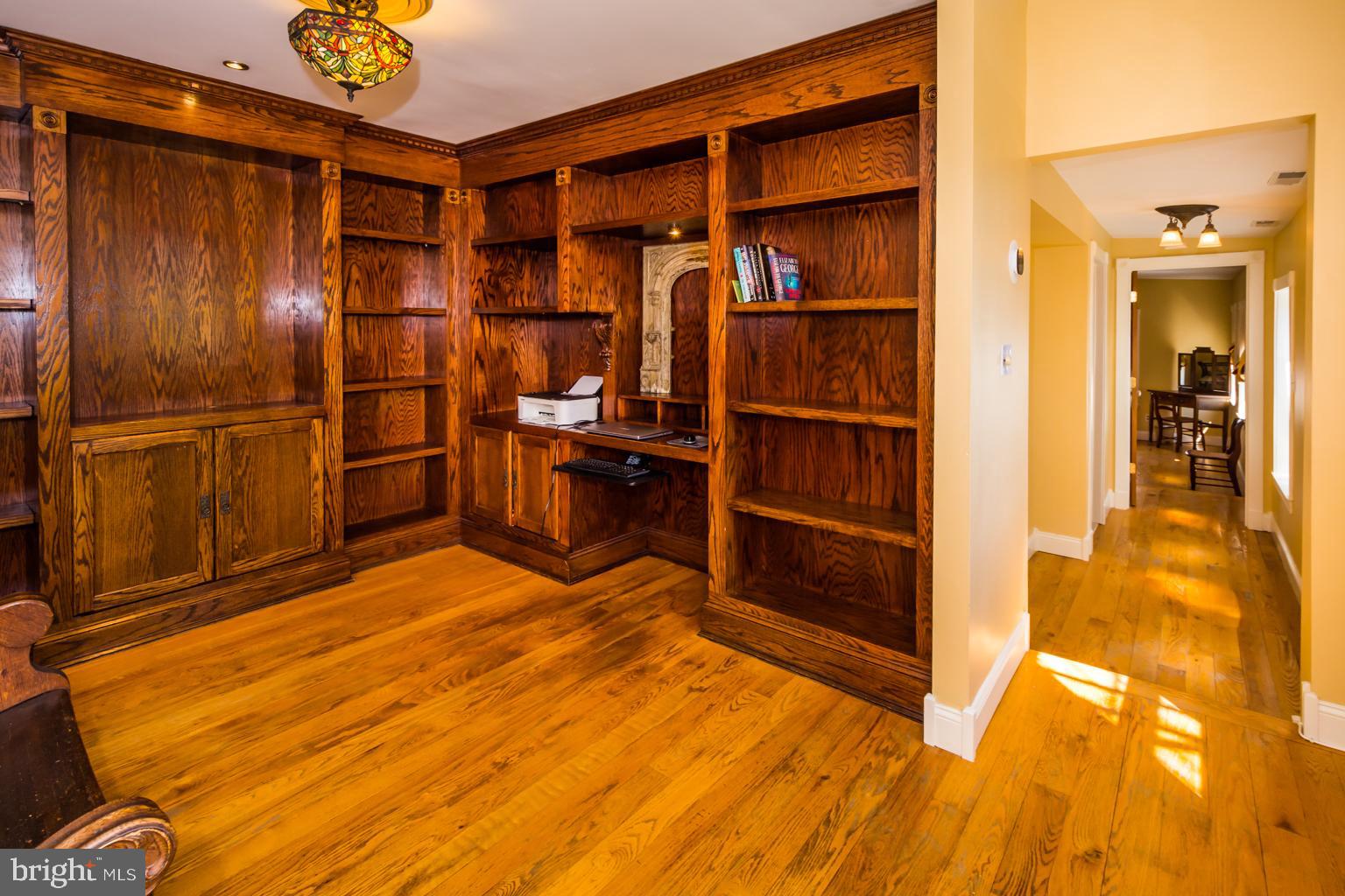 1273 Riverside Avenue Baltimore, MD 21230 - Photo 23 of 54 2nd floor office (library)