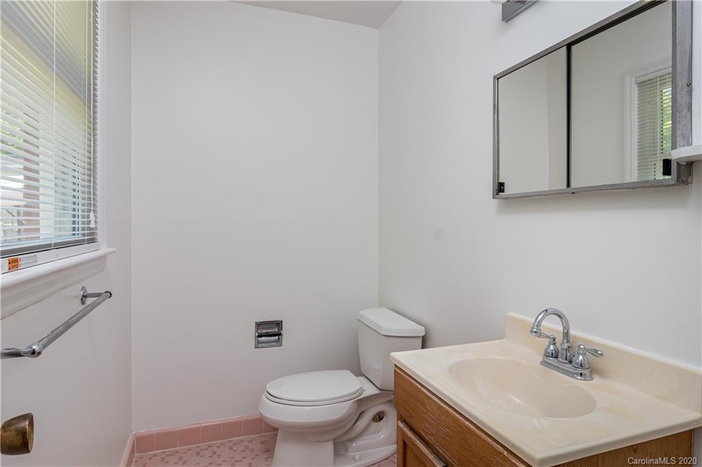 6022 Brookhaven Road, Unit 4 Charlotte, NC 28210 - Photo 13 of 29 Gallery Image 13