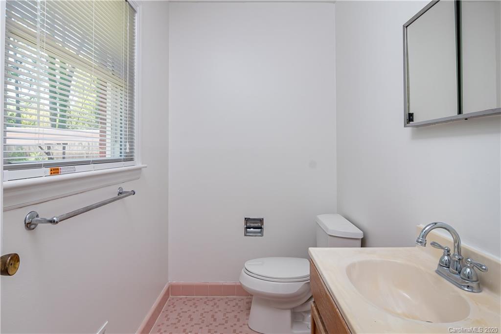 6022 Brookhaven Road, Unit 4 Charlotte, NC 28210 - Photo 14 of 29 Gallery Image 14