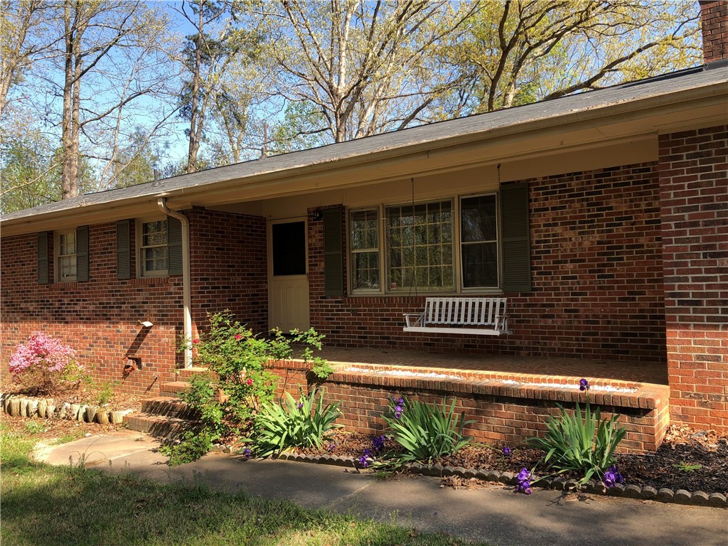 160 Clydesdale Road Seneca, SC 29678 - Photo 3 of 30 Gallery Image 3