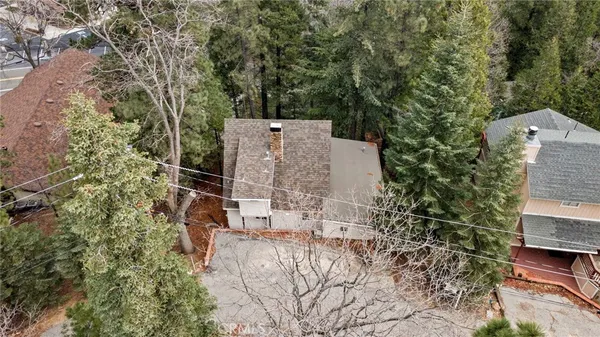 $449,900 | 27638 Oak Knoll Drive, Lake Arrowhead, CA 92385