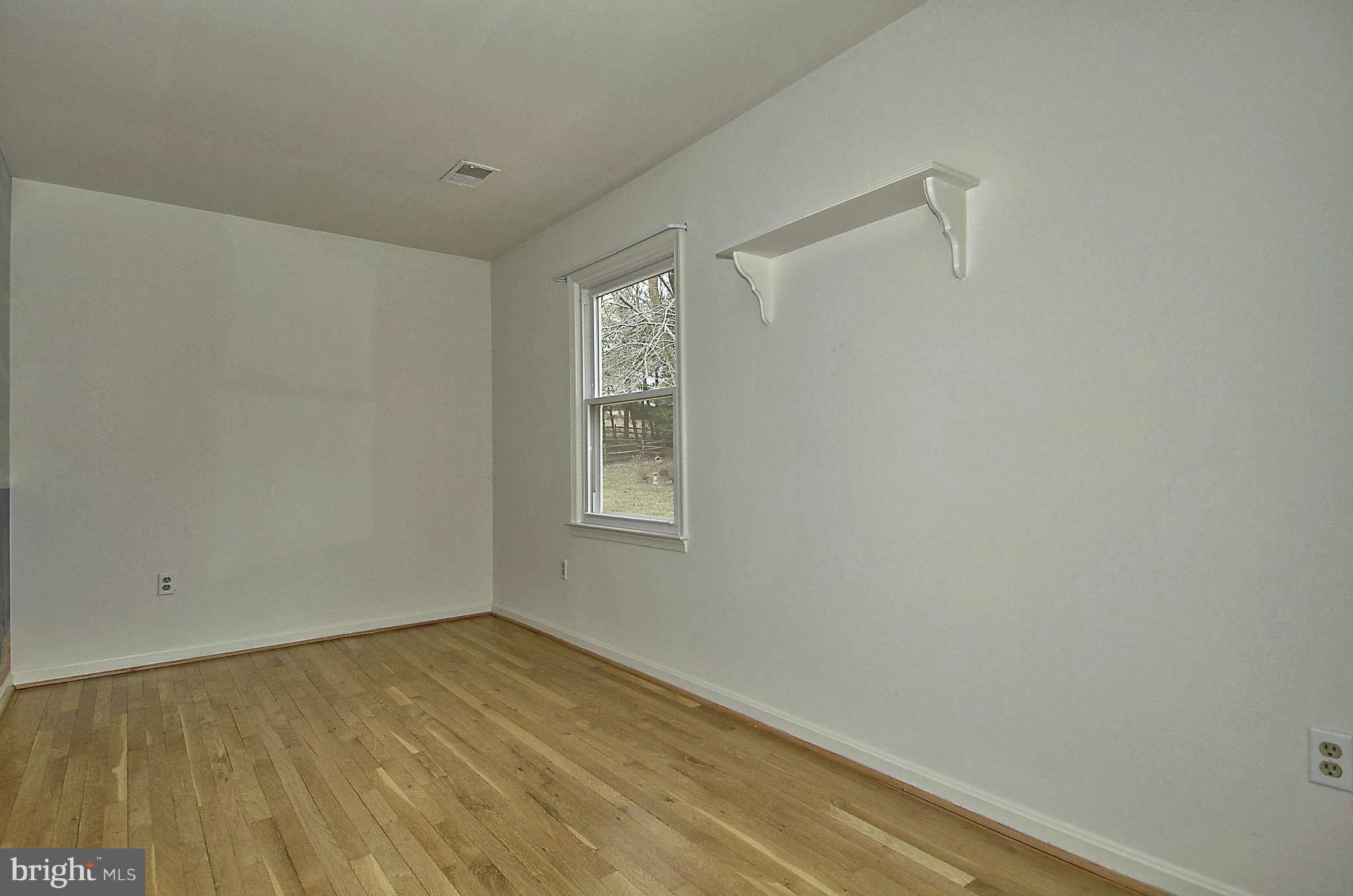 1815 Cranberry Lane Reston, VA 20191 - Photo 15 of 28 Bedroom