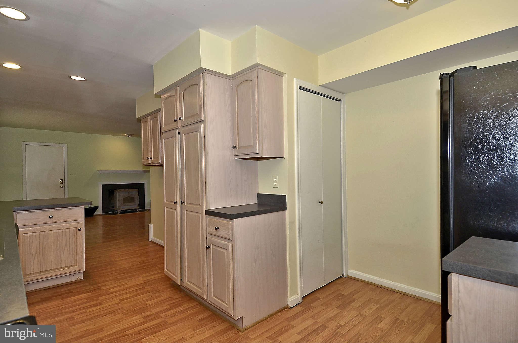 1815 Cranberry Lane Reston, VA 20191 - Photo 7 of 28 Kitchen
