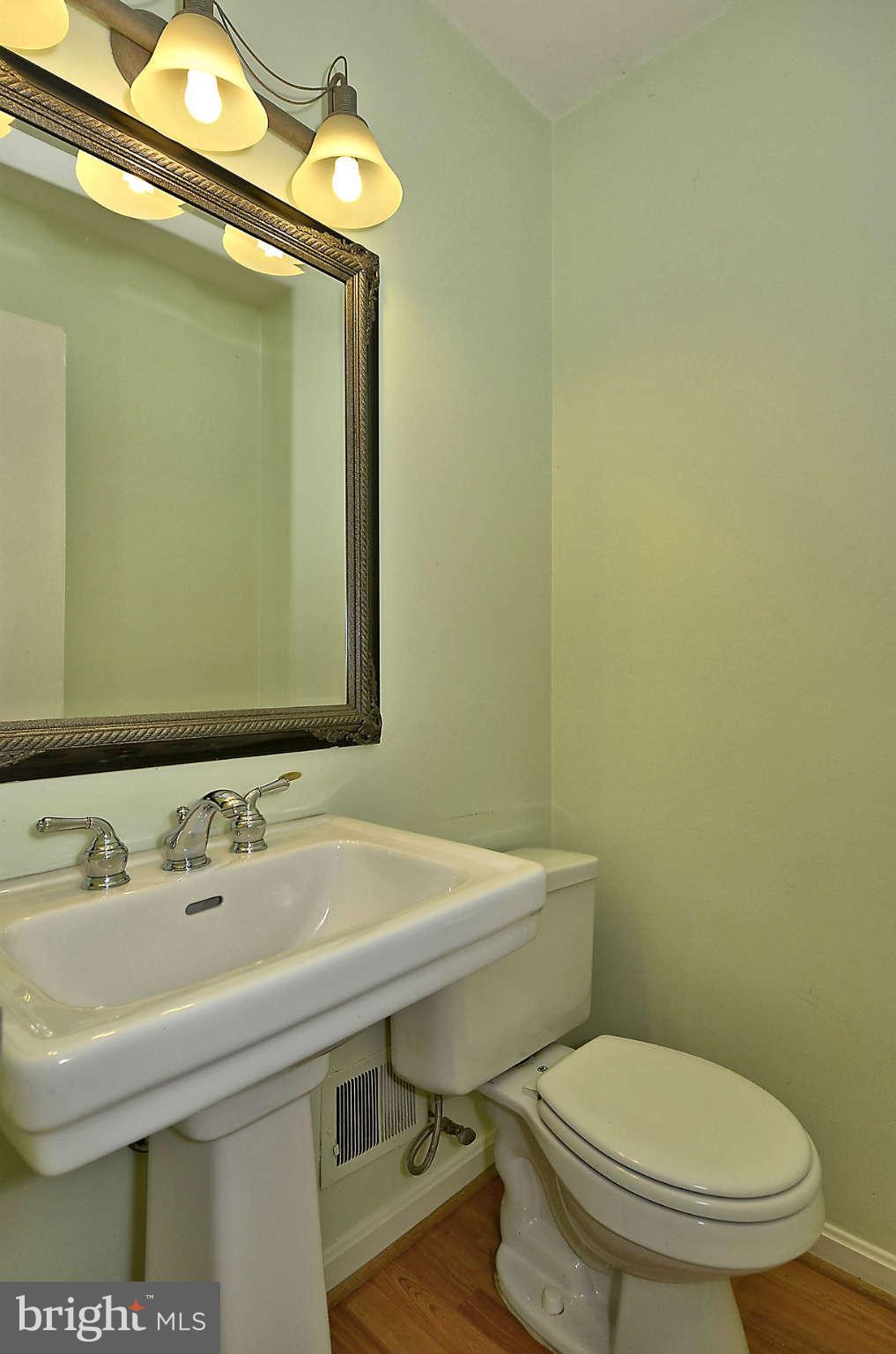 1815 Cranberry Lane Reston, VA 20191 - Photo 10 of 28 Bath
