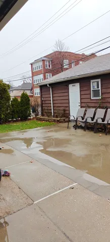 $1,700 | 4222 North Laramie Avenue, Unit GARDEN, Chicago, IL 60641