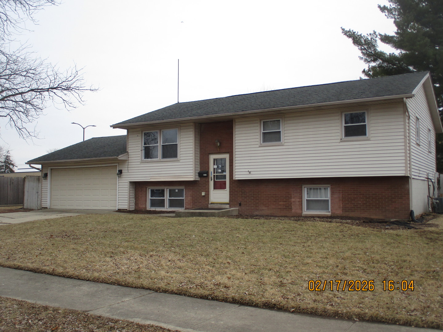 2212 West Acres Road Joliet, IL 60435 - Photo 1 of 33 Gallery Image 1