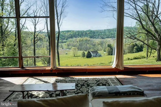 front view of house with a yard