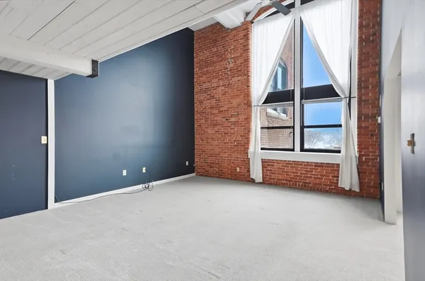 $386,600 | 33 Maplewood Avenue, Unit 310, Gloucester, MA 01930
