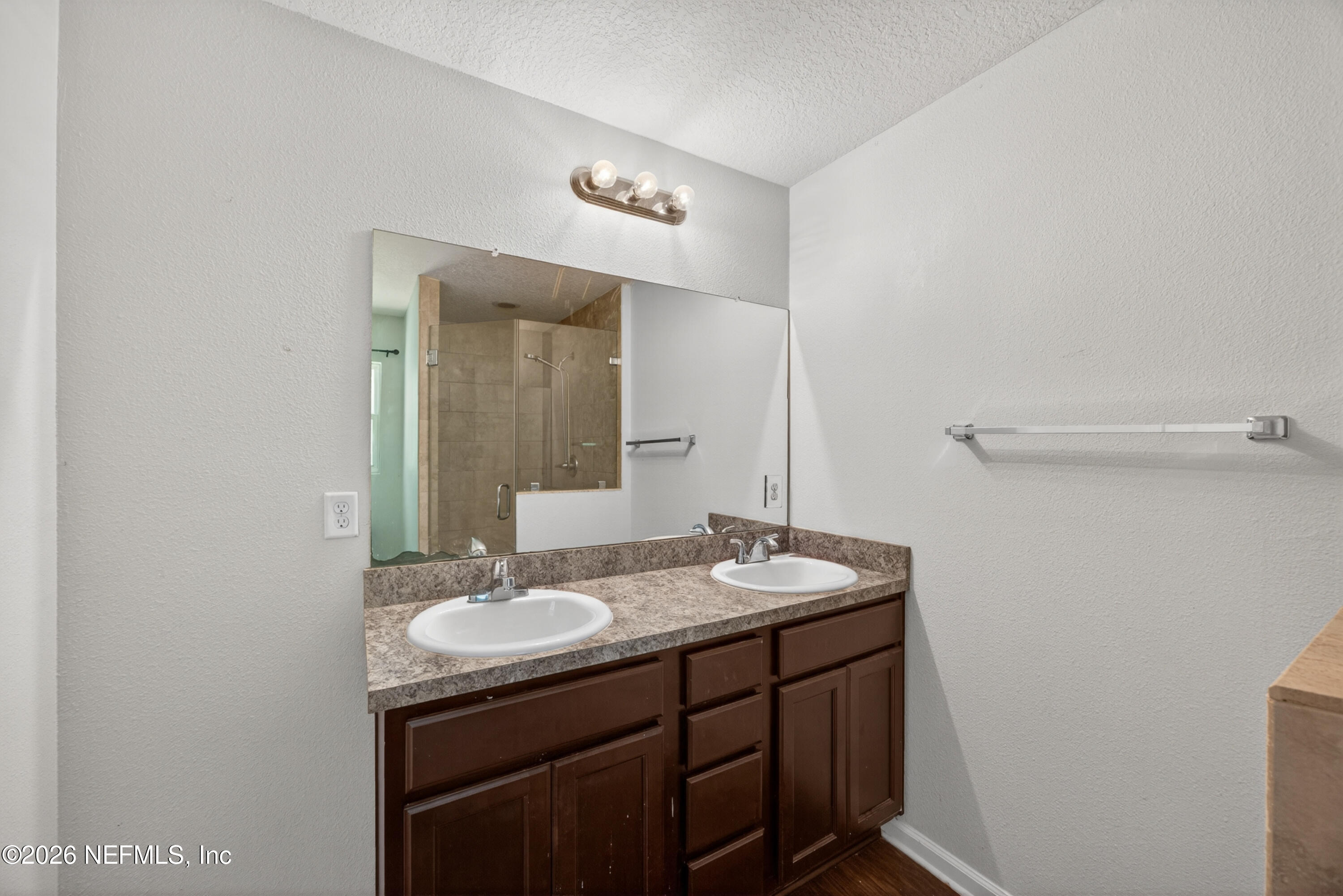 3029 Bessent Road Jacksonville, FL 32218 - Photo 18 of 32 18-Primary Bathroom