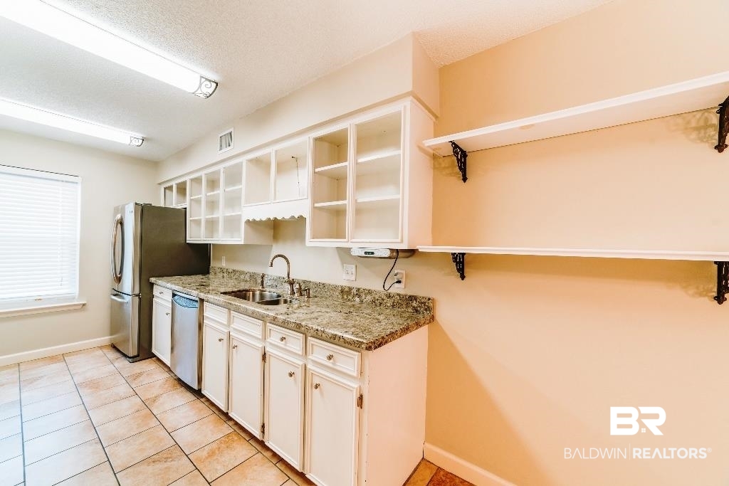 6517 Cedar Bend Court, Unit F Mobile, AL 36608 - Photo 8 of 24