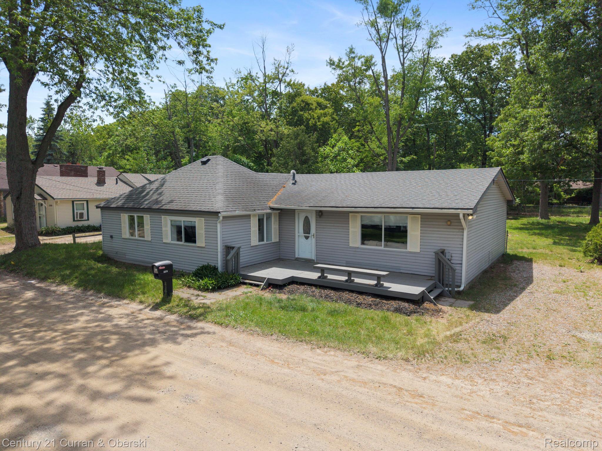2374 Lakena Road West Bloomfield, MI 48324 - Photo 45 of 60 45-web-or-mls-DJI_20260604145340_0010_D.jpg